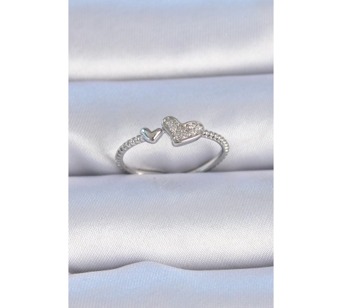Pirinç Gümüş Renk Zirkon Taşlı Kalp Model Kadın Yüzük