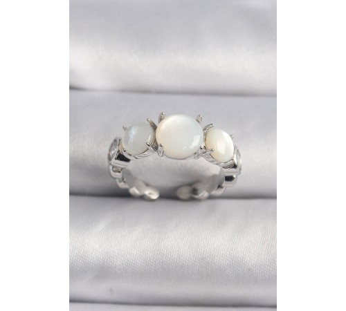 Pirinç Gümüş Renk Zirkon Taş Detaylı Beyaz Sedefli VIP Seri Kadın Yüzük