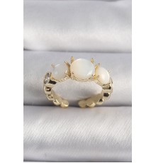 Pirinç Gold Renk Zirkon Taş Detaylı Beyaz Sedefli VIP Seri Kadın Yüzük