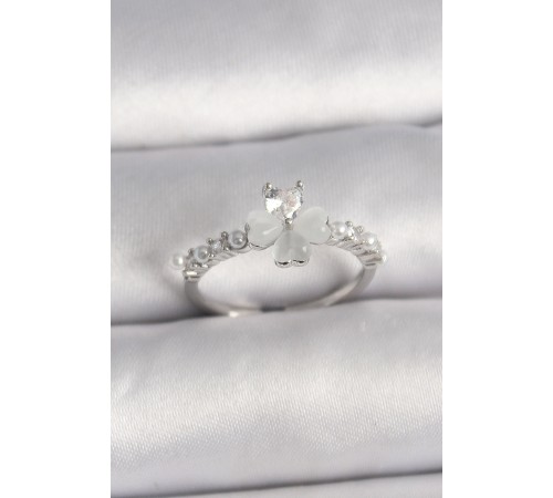 Pirinç Gümüş Renk Zirkon Taşlı Yonca Model İnci Detay Ayarlanabilir Yüzük