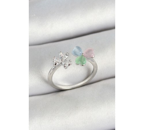 Pirinç Kalp Figürlü Zirkon Taşlı Gümüş Renk Ayarlanabilir Kadın Yüzük