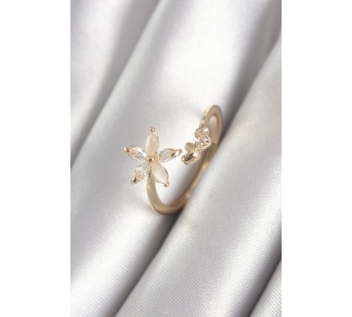 Pirinç Gold Renk Zirkon Taşlı Çiçek Model Kalp Detay Kadın Yüzük - TJ-BYK3069 Pirinç Gold Renk Zirkon Taşlı Çiçek Model Kalp Detay Kadın Yüzük - TJ-BYK3069