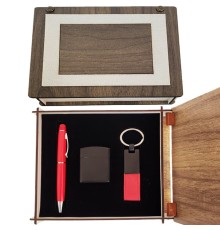 Ahşap Kutulu Kırmızı Kalem Anahtarlık ve Çakmak Set