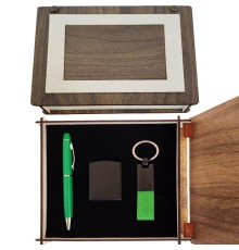 Özel Ahşap Kutulu Yeşil Anahtarlık Kalem Ve Çakmak Set