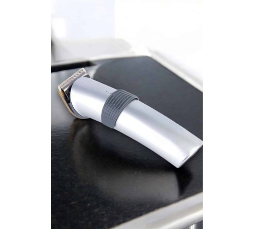 Erkeklere Özel Şarjlı Saç ve Sakal Kesme Tıraş Makinesi Seti