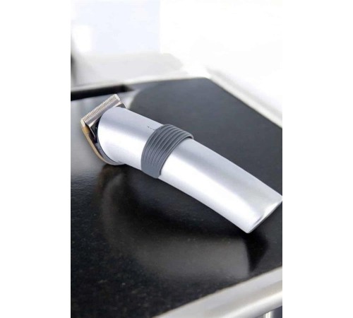 Erkeklere Özel Şarjlı Saç ve Sakal Kesme Tıraş Makinesi Seti