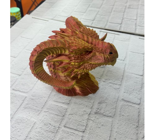 Dekoratif Gold Ejderha Heykeli Koleksiyonluk Fantastik Tasarım