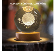 Sarı Işıklı Dekoratif Cam Küre Kız Figürlü Ahşap Standlı