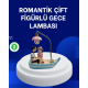 Romantik Sandal Üzerinde Çift Figürü LED Gece Lambası Masa Dekoru