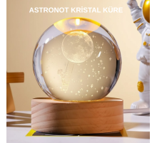 Ahşap Tabanlı 3D Astronot Küre Lamba Çocuk Odası ve Masa Üstü Dekor