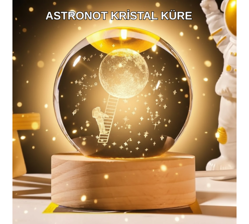 5 cm 3D Kristal Astronot Küre Lamba – Dekoratif LED Işıklı Ahşap Stand