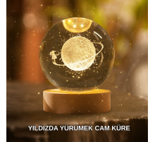 Ahşap Standlı Sarı Işıklı Dekoratif Küre Kız Figürü Tasarım