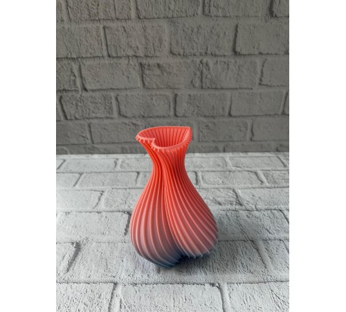 Kalp Tasarımlı Modern Dekor Vazo 15 cm Şık ve Estetik Görünüm