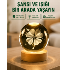 Yonca Figürlü Cam Küre USB Işıklı Ahşap Tabanlı Dekoratif Masa Lambası