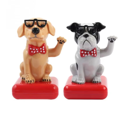 Güneş Enerjili Sallanan Köpek Figürü