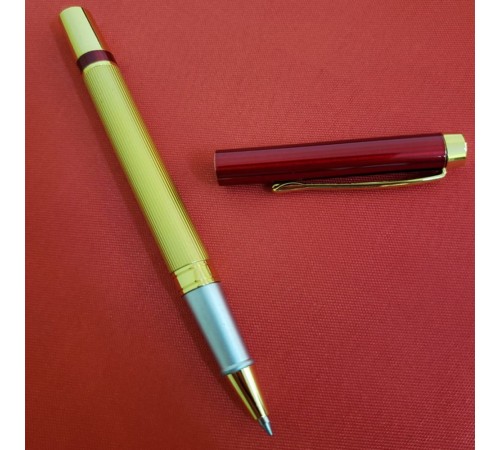 Kutulu Kırmızı Gold Tasarım Roller Kalem Kutulu Kırmızı Gold Tasarım Roller Kalem
