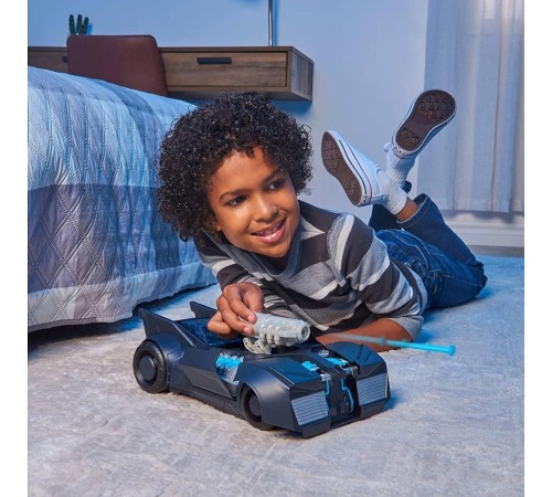 037676 DC Comics Tech Defender Batmobil -Spinmaster