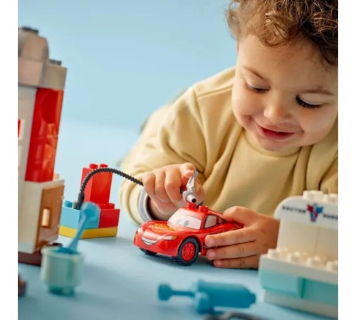 10456 Lego Duplo McQueen'in Doc'un Garajını Ziyareti 35 parça +2 yaş