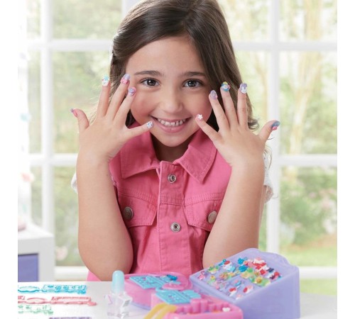 35027 AquaBeads Tasarla ve Sergile Tırnak Atölyesi +4 yaş 35027 AquaBeads Tasarla ve Sergile Tırnak Atölyesi +4 yaş