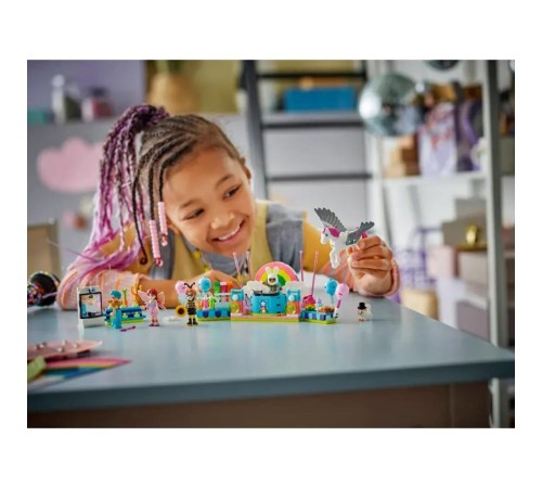 42661 Lego Friends Kostüm Partisi 261 parça +6 yaş 42661 Lego Friends Kostüm Partisi 261 parça +6 yaş