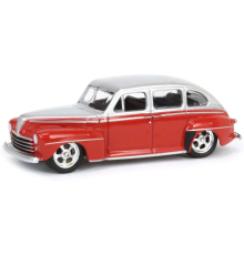 Greenlight 1/64 1947 Ford Fordor Super Deluxe