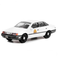 Greenlight 1/64 1990 Ford Taurus