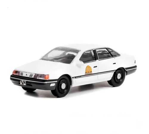 Greenlight 1/64 1990 Ford Taurus Greenlight 1/64 1990 Ford Taurus