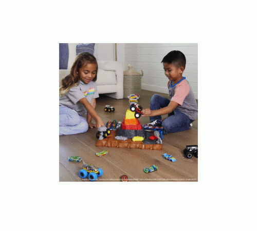 HNB96 Monster Trucks Muhteşem Çarpışma Arenası HNB96 Monster Trucks Muhteşem Çarpışma Arenası