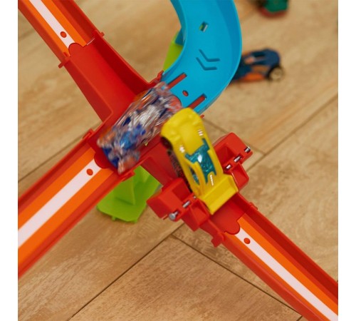 HPC07 Hot Wheels Neon Yarışlar Çoklu Yarış Heyecanı Pist Seti HPC07 Hot Wheels Neon Yarışlar Çoklu Yarış Heyecanı Pist Seti