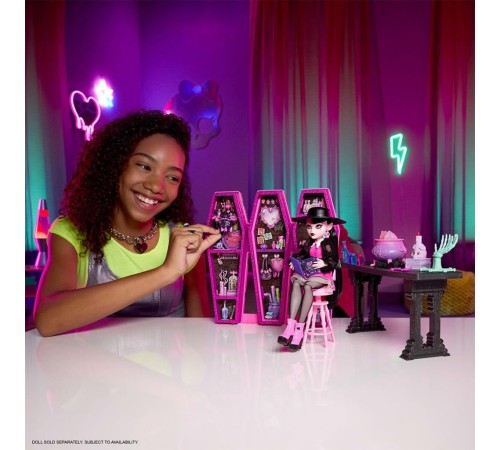 JBF15 Monster High Draculauranın Gizemli İksirler Odası