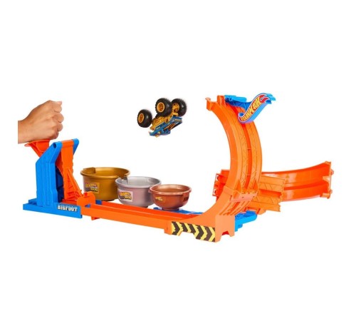 JBX64 Hot Wheels Monster Trucks Döngü ve Takla Bigfoot Oyun Parkuru JBX64 Hot Wheels Monster Trucks Döngü ve Takla Bigfoot Oyun Parkuru