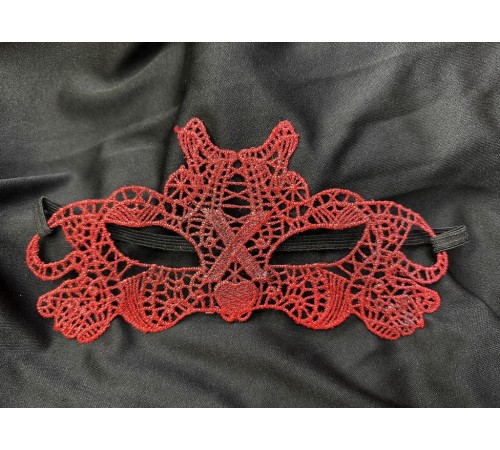 Kırmızı Dantel Masquerade Maskesi Çift Taraflı 10 No Kırmızı Dantel Masquerade Maskesi Çift Taraflı 10 No