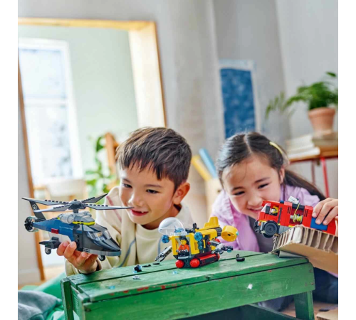 LEGO City Helikopter, İtfaiye Kamyonu ve Denizaltı Karışımı 60462