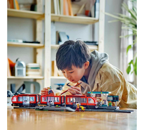 LEGO City Şehir Merkezi Tramvay İstasyonu 60423 LEGO City Şehir Merkezi Tramvay İstasyonu 60423