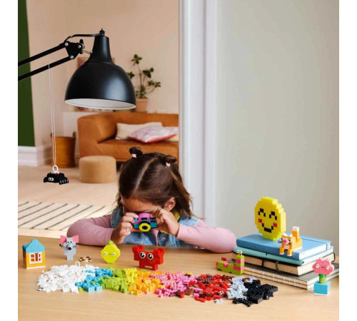 LEGO Classic Yaratıcı Mutlu Kutu 11042 LEGO Classic Yaratıcı Mutlu Kutu 11042