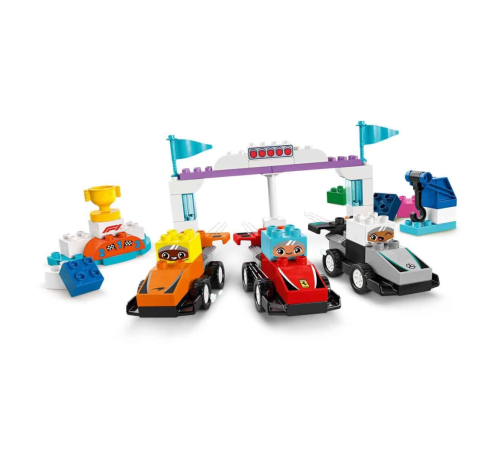 LEGO DUPLO Kasabası F1 Takımı Yarış Arabaları ve Sürücüler 10445