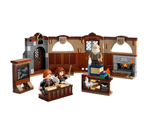 LEGO Harry Potter Hogwarts Şatosu: Tılsım Dersi LEGO Harry Potter Hogwarts Şatosu: Tılsım Dersi