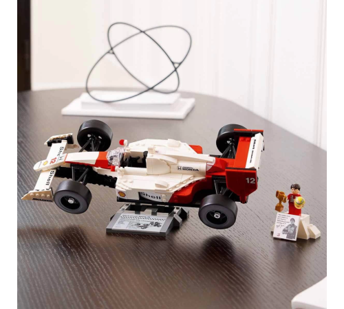 LEGO Icons McLaren MP4/4 ve Ayrton Senna 10330 LEGO Icons McLaren MP4/4 ve Ayrton Senna 10330