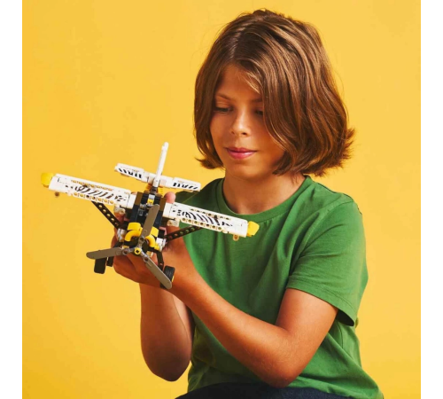 LEGO Technic Arazi Uçağı LEGO Technic Arazi Uçağı