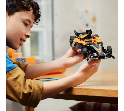 LEGO Technic NEOM McLaren Formula E Yarış Arabası 42169 LEGO Technic NEOM McLaren Formula E Yarış Arabası 42169