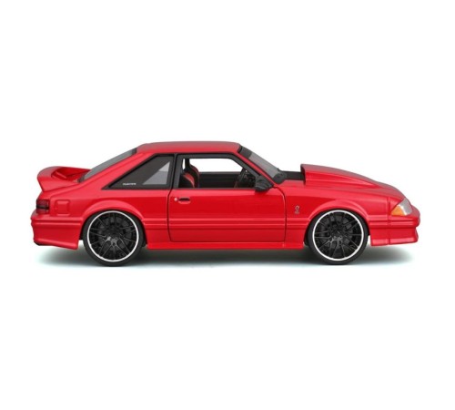MAY 32549 1:24 1993 Ford Mustang SVT Cobra Model Araba -Necotoys MAY 32549 1:24 1993 Ford Mustang SVT Cobra Model Araba -Necotoys