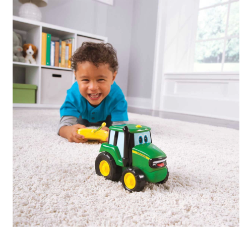 Tomy John Deere John Deere Uzaktan Kumandalı Traktör Tomy John Deere John Deere Uzaktan Kumandalı Traktör