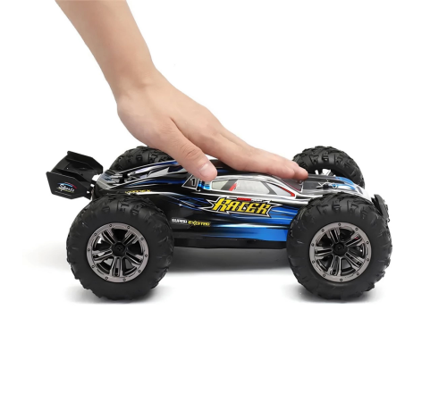 Şarjlı Kumandalı Hızlı Araba 4X4 1:16 9136 Şarjlı Kumandalı Hızlı Araba 4X4 1:16 9136