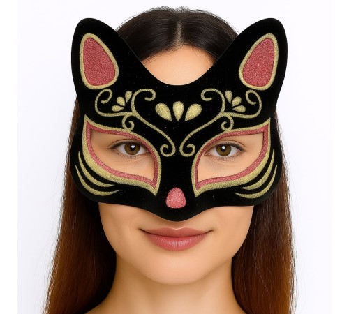 Siyah Renk Süet Kaplama Üzeri Kırmızı Sarı Simli Kedi Maskesi 17x14 cm