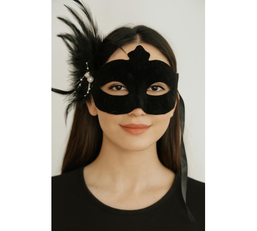 Siyah Renk Yandan Tüylü Süet Kaplama Beyaz İncili Parti Maskesi 18X15 cm
