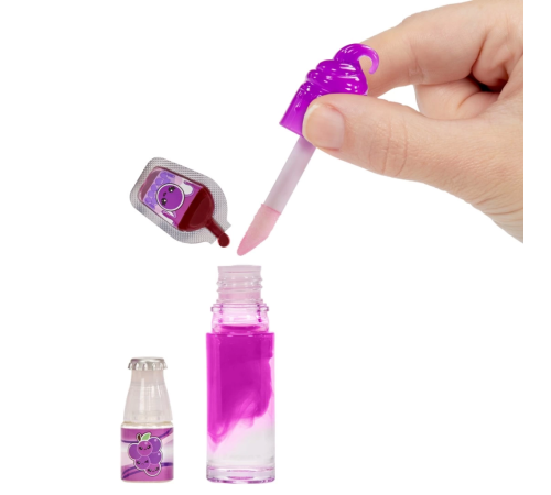 Yummiland Greta Grape Bebeği ve Dudak Parlatıcısı Yummiland Greta Grape Bebeği ve Dudak Parlatıcısı