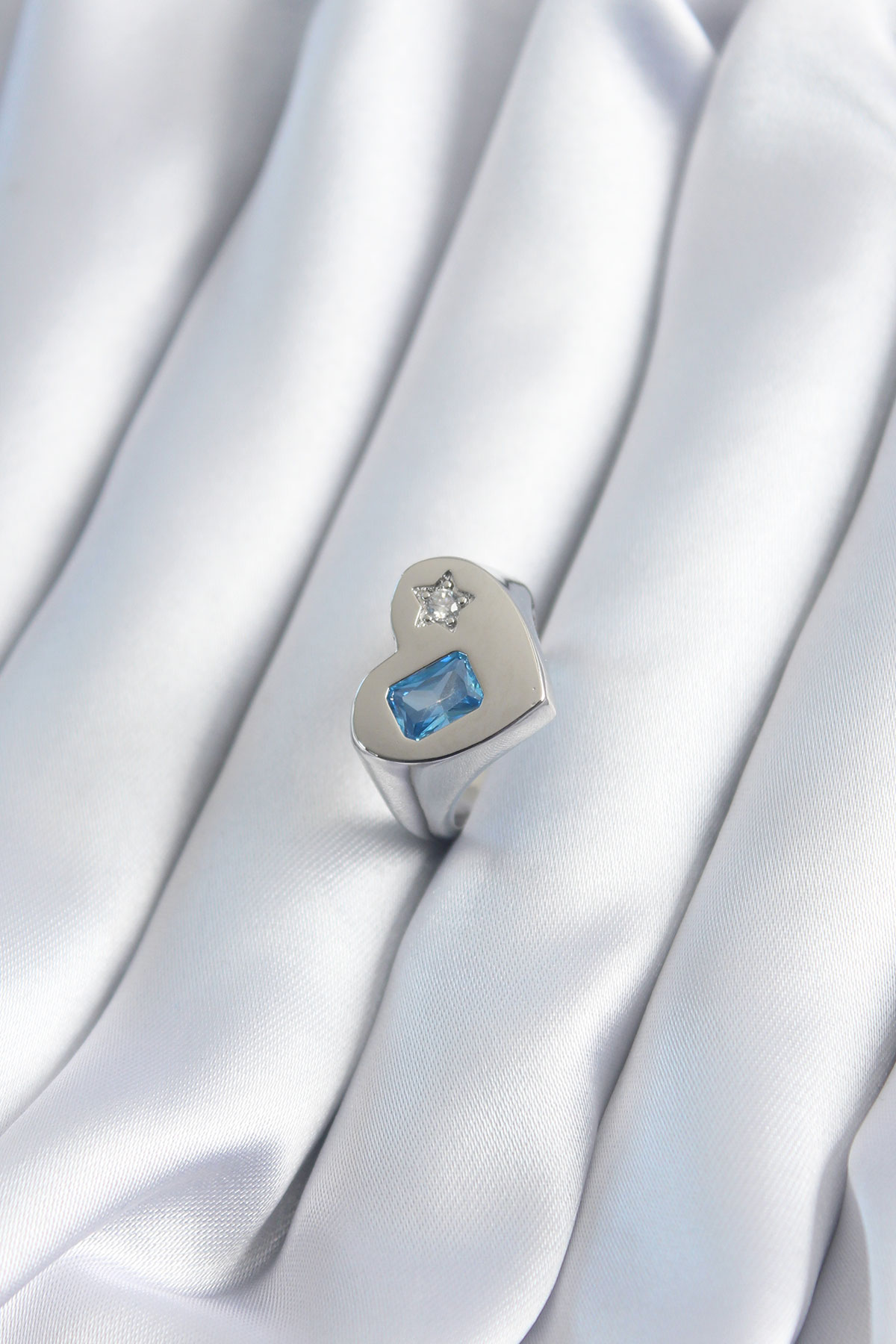 Brass Silver Color Heart Model Star Zirconia Stone Detail Female Ring