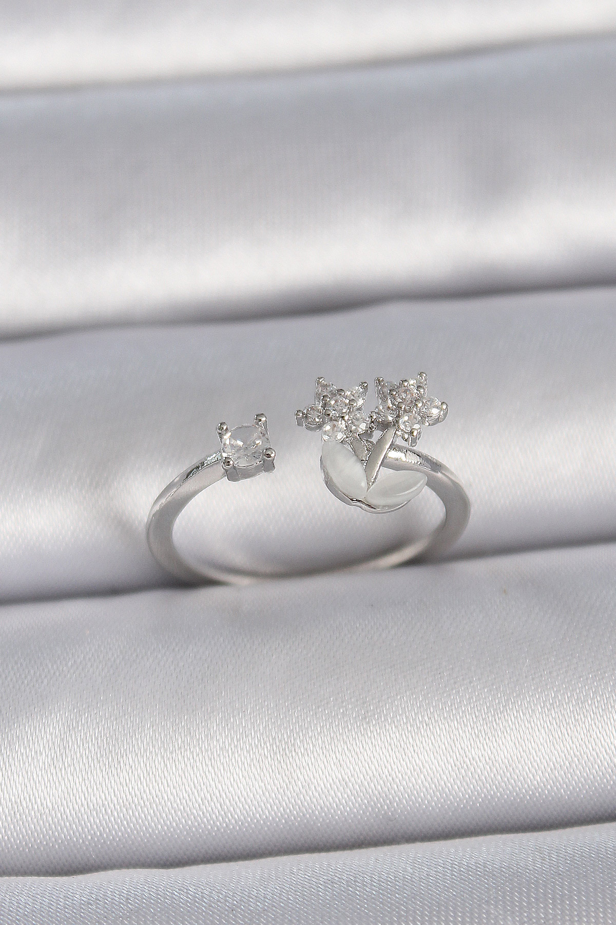 Brass Silver Color Adjustable Zirconia Stone Star Model Female Ring