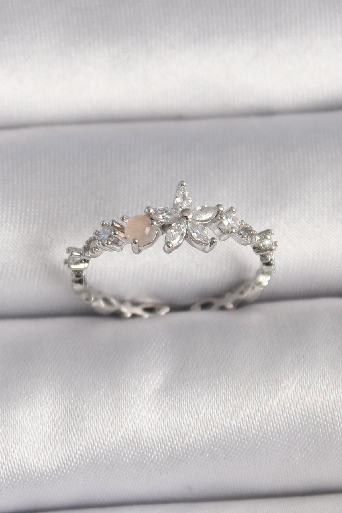 Brass Silver Color Zircon Stone Floral Model Adjustable Ring