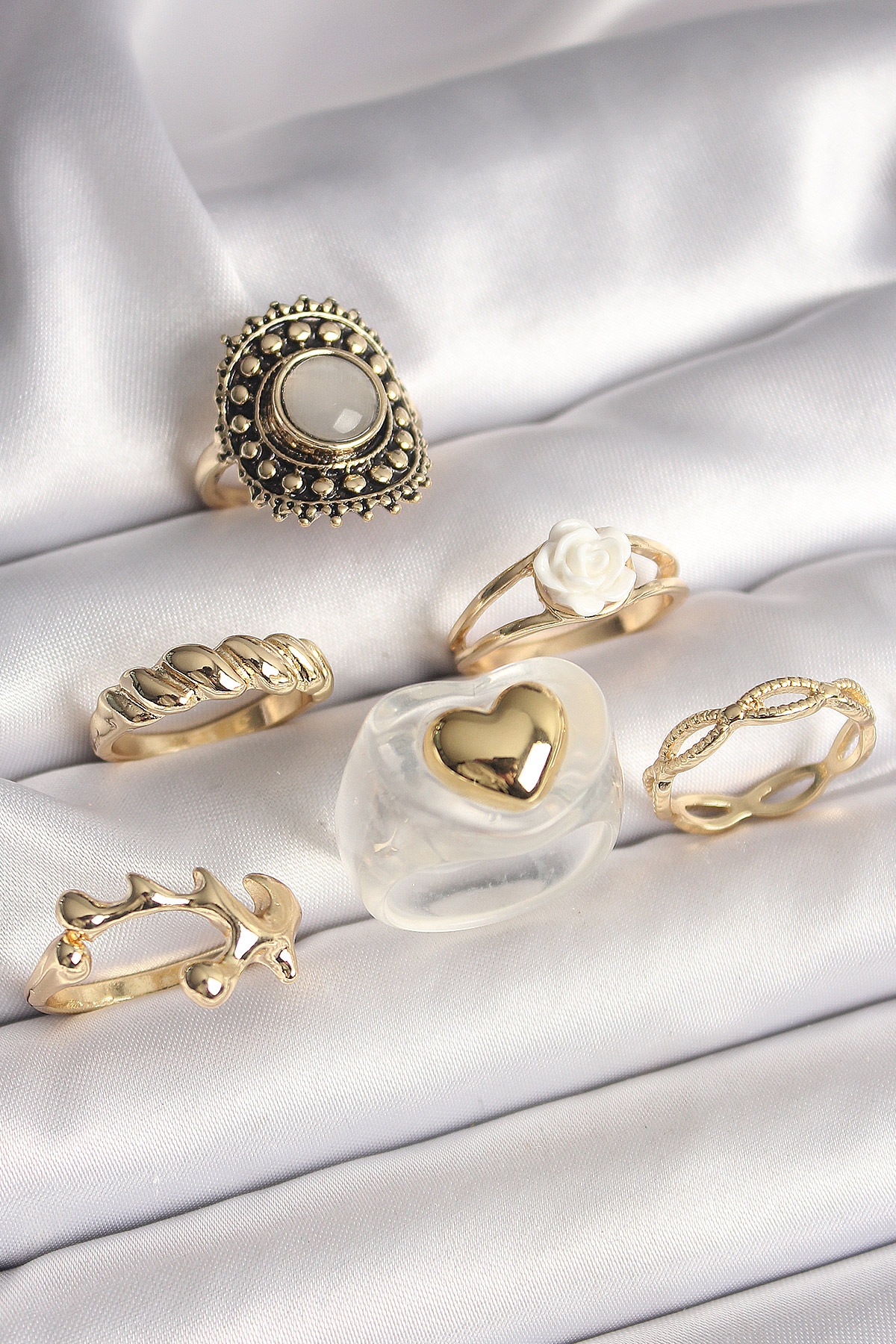 Brass Gold Color White Rose Figur Heart Embroidered Wrap Detail 6'L Female Ring Set